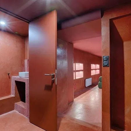 Apartman Les Halles - Luxurious & Colorful 4bd For 16 Guest *