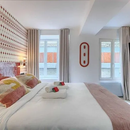 Apartman Les Halles - Luxurious & Colorful 4bd For 16 Guest *