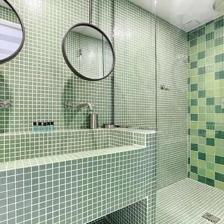 Les Halles - Luxurious & Colorful 4bd For 16 Guest *