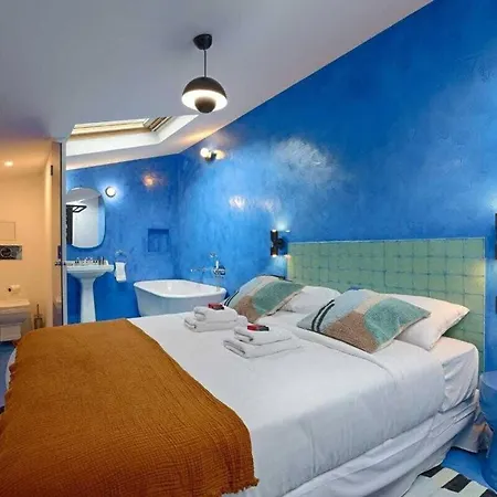 Les Halles - Luxurious & Colorful 4bd For 16 Guest