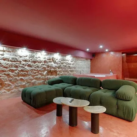 Les Halles - Luxurious & Colorful 4bd For 16 Guest