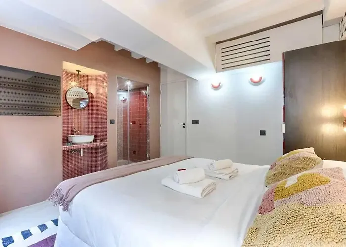 Les Halles - Luxurious & Colorful 4bd For 16 Guest