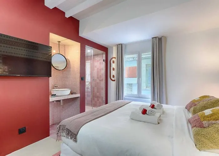 شقة Les Halles - Luxurious & Colorful 4bd For 16 Guest