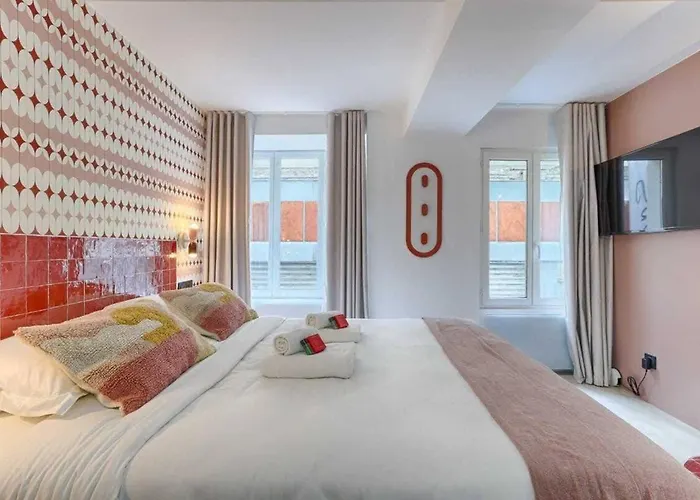 شقة Les Halles - Luxurious & Colorful 4bd For 16 Guest *