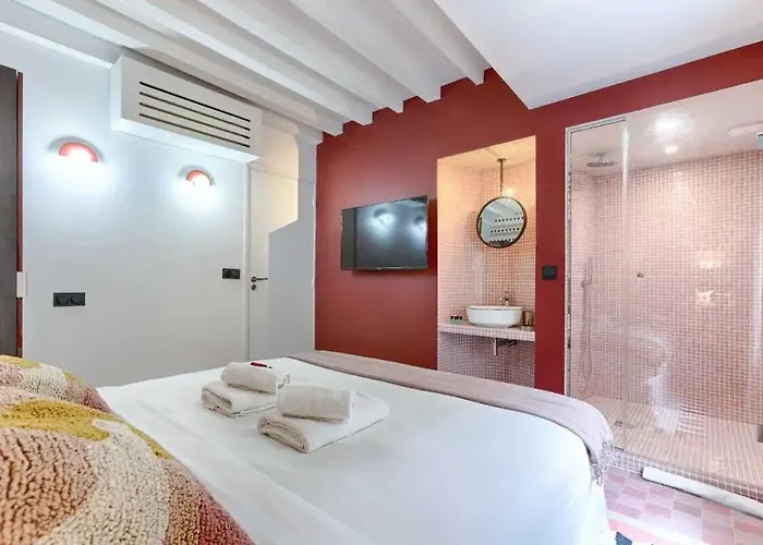 Les Halles - Luxurious & Colorful 4bd For 16 Guest * باريس