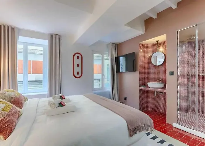 Les Halles - Luxurious & Colorful 4bd For 16 Guest