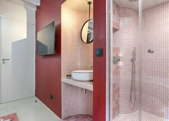 Les Halles - Luxurious & Colorful 4bd For 16 Guest