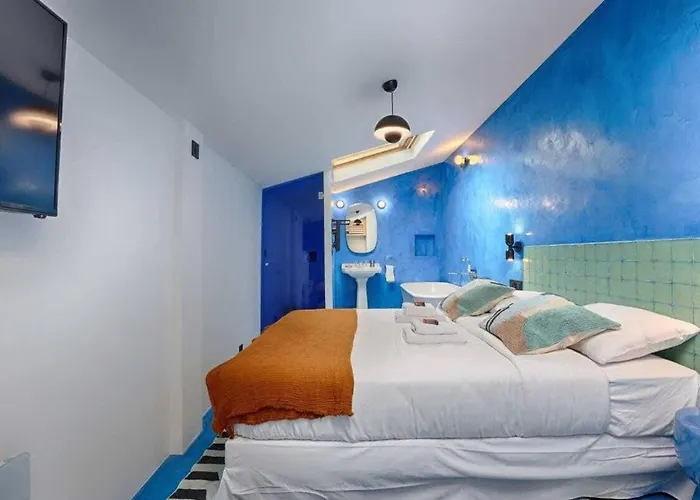 Les Halles - Luxurious & Colorful 4bd For 16 Guest * باريس