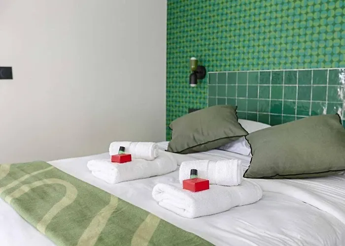 شقة Les Halles - Luxurious & Colorful 4bd For 16 Guest *