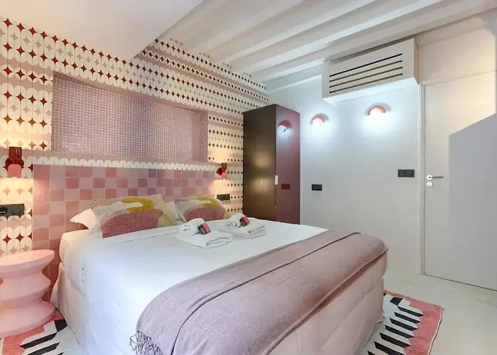 Les Halles - Luxurious & Colorful 4bd For 16 Guest شقة