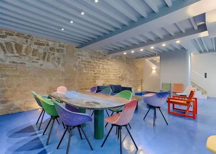 Les Halles - Luxurious & Colorful 4bd For 16 Guest