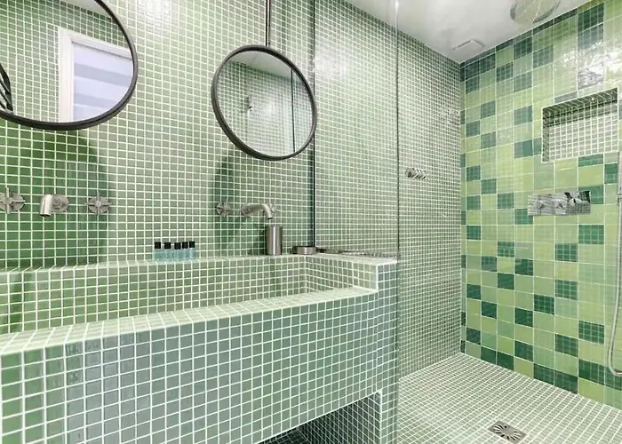 Les Halles - Luxurious & Colorful 4bd For 16 Guest *